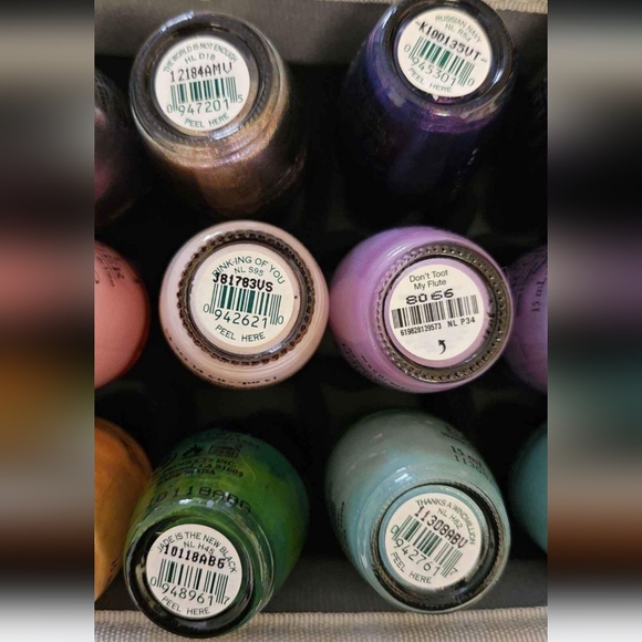 OPI Nail Lacquer with carrying cases - Picture 7 of 10